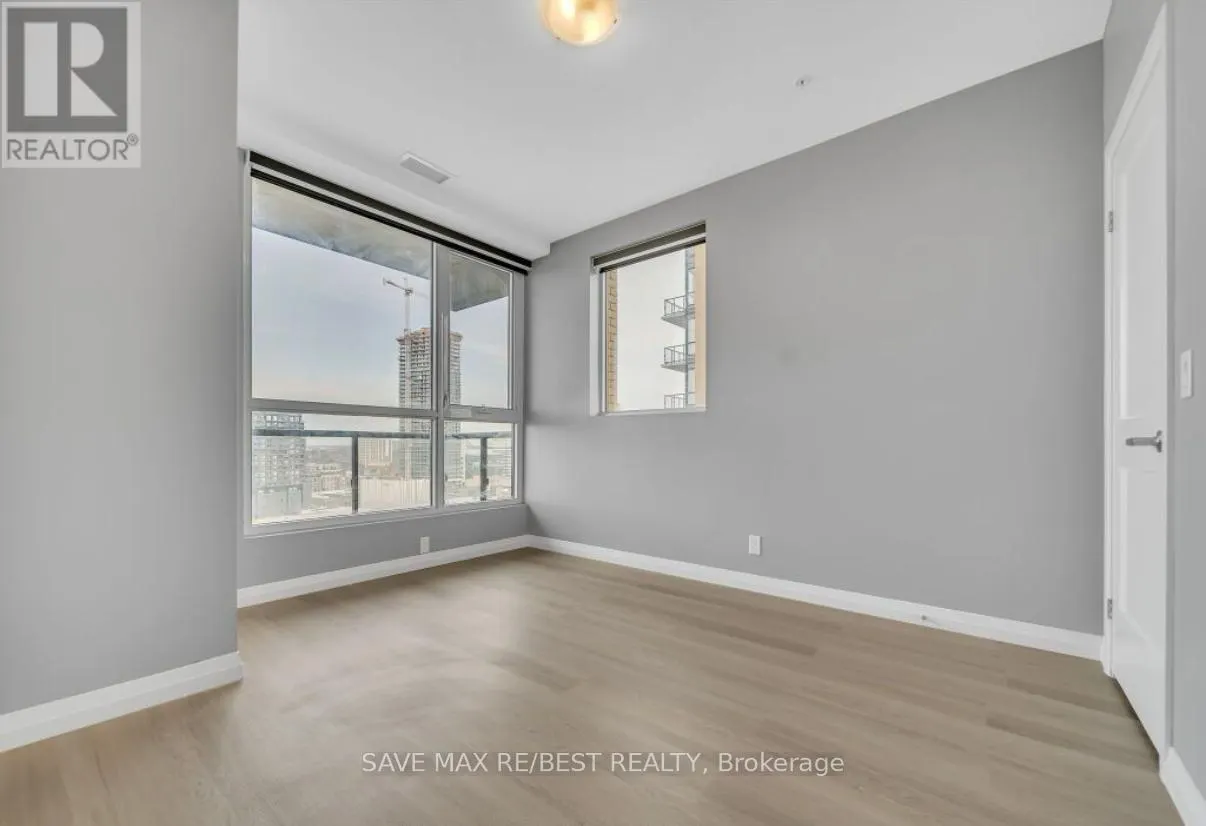 1402 - 104 GARMENT STREET