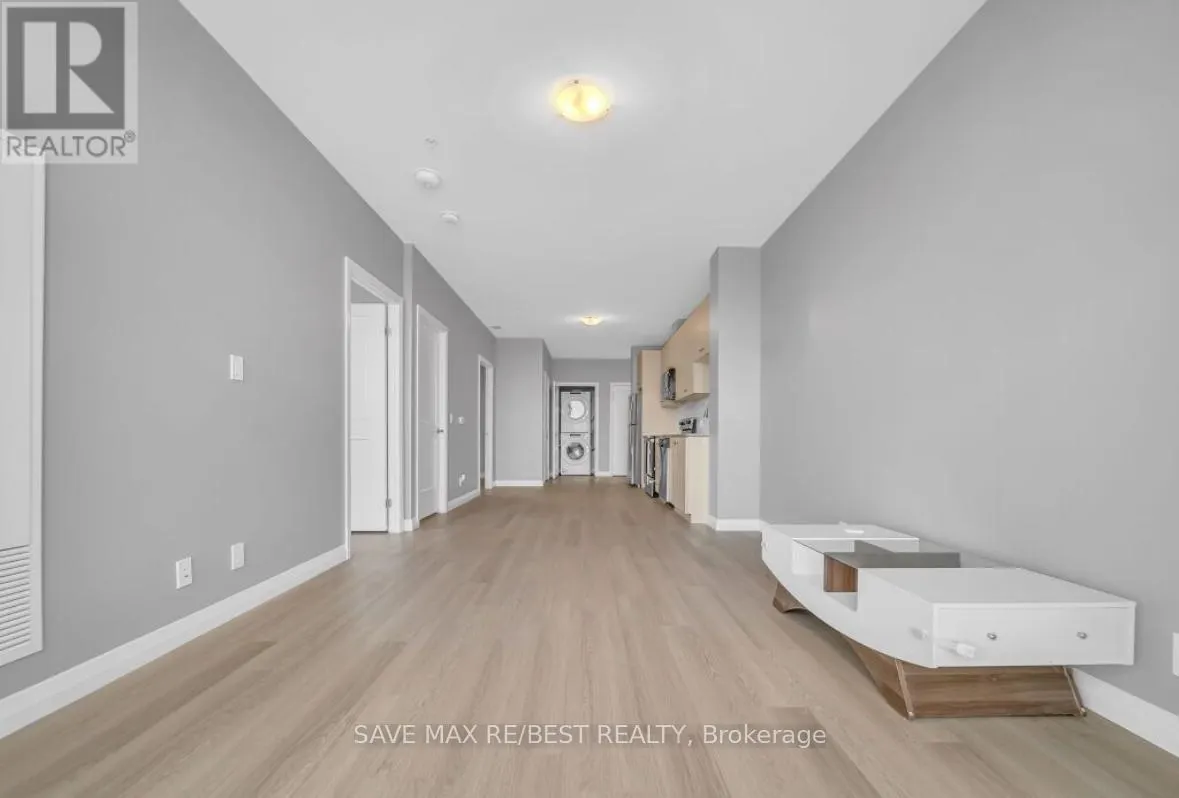 1402 - 104 GARMENT STREET
