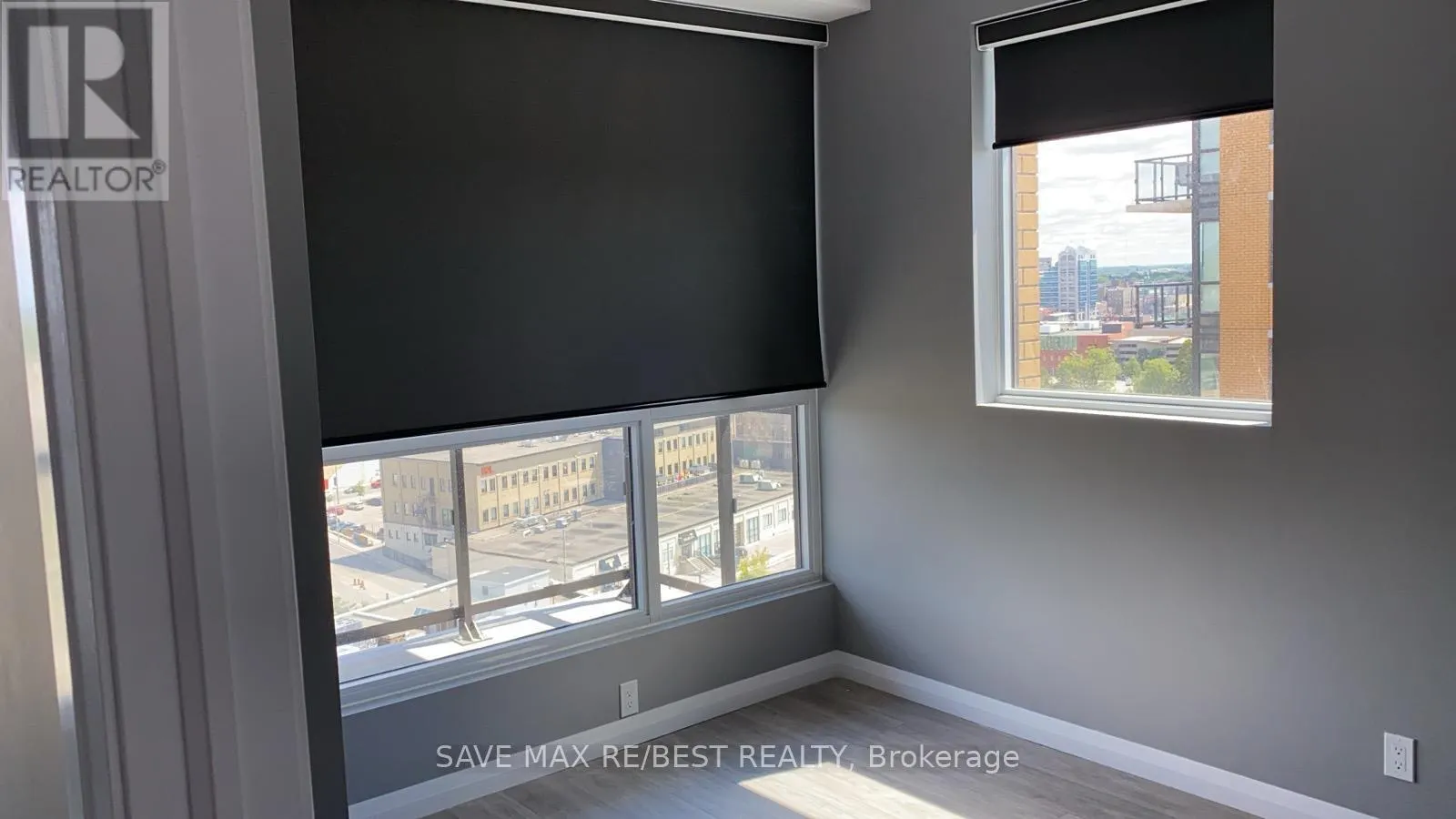 1402 - 104 GARMENT STREET