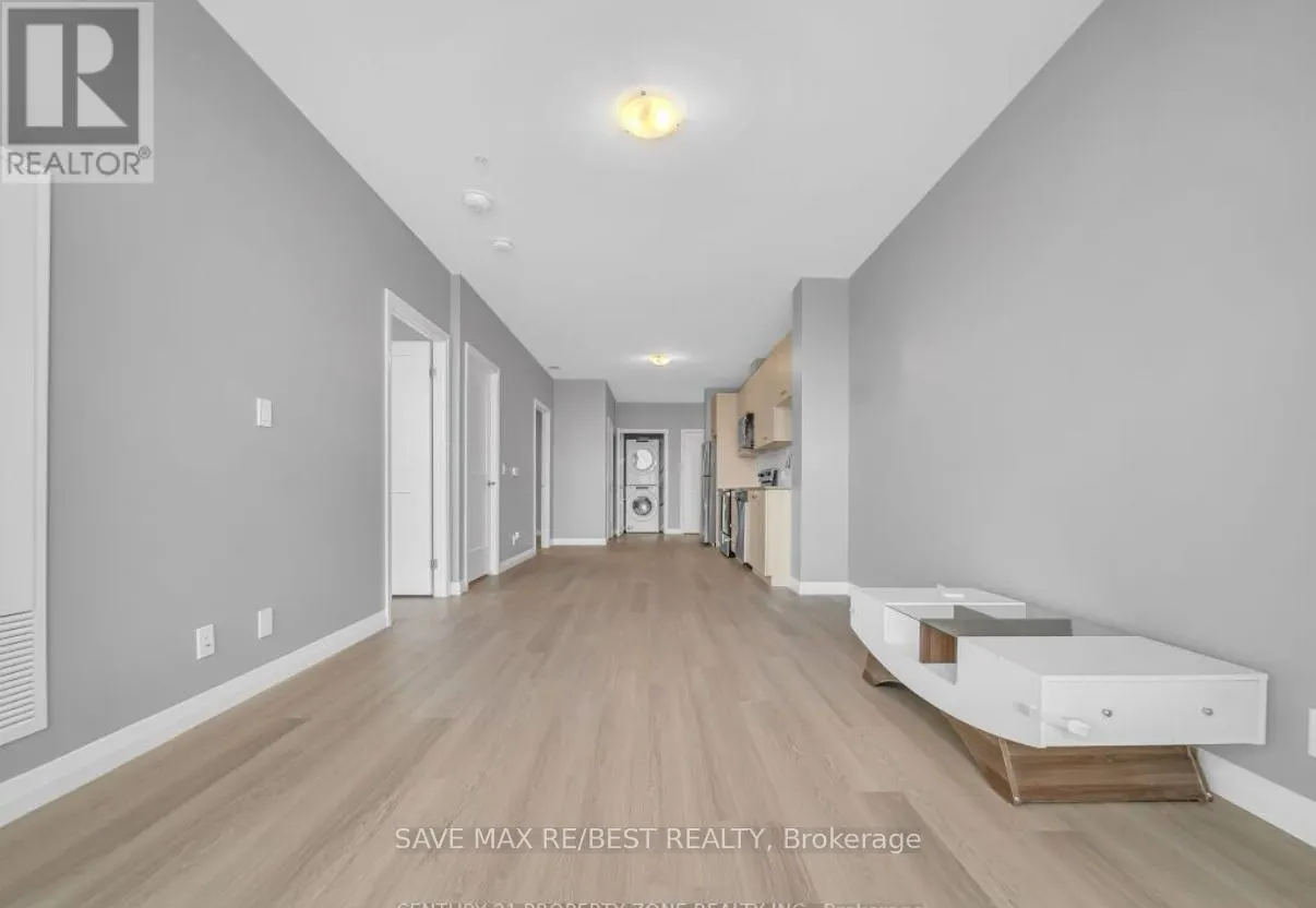 1402 - 104 GARMENT STREET