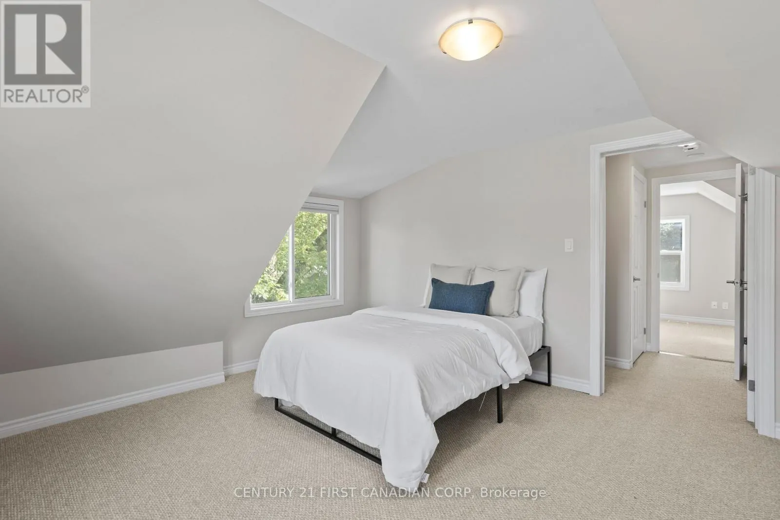 81 LANGARTH STREET W