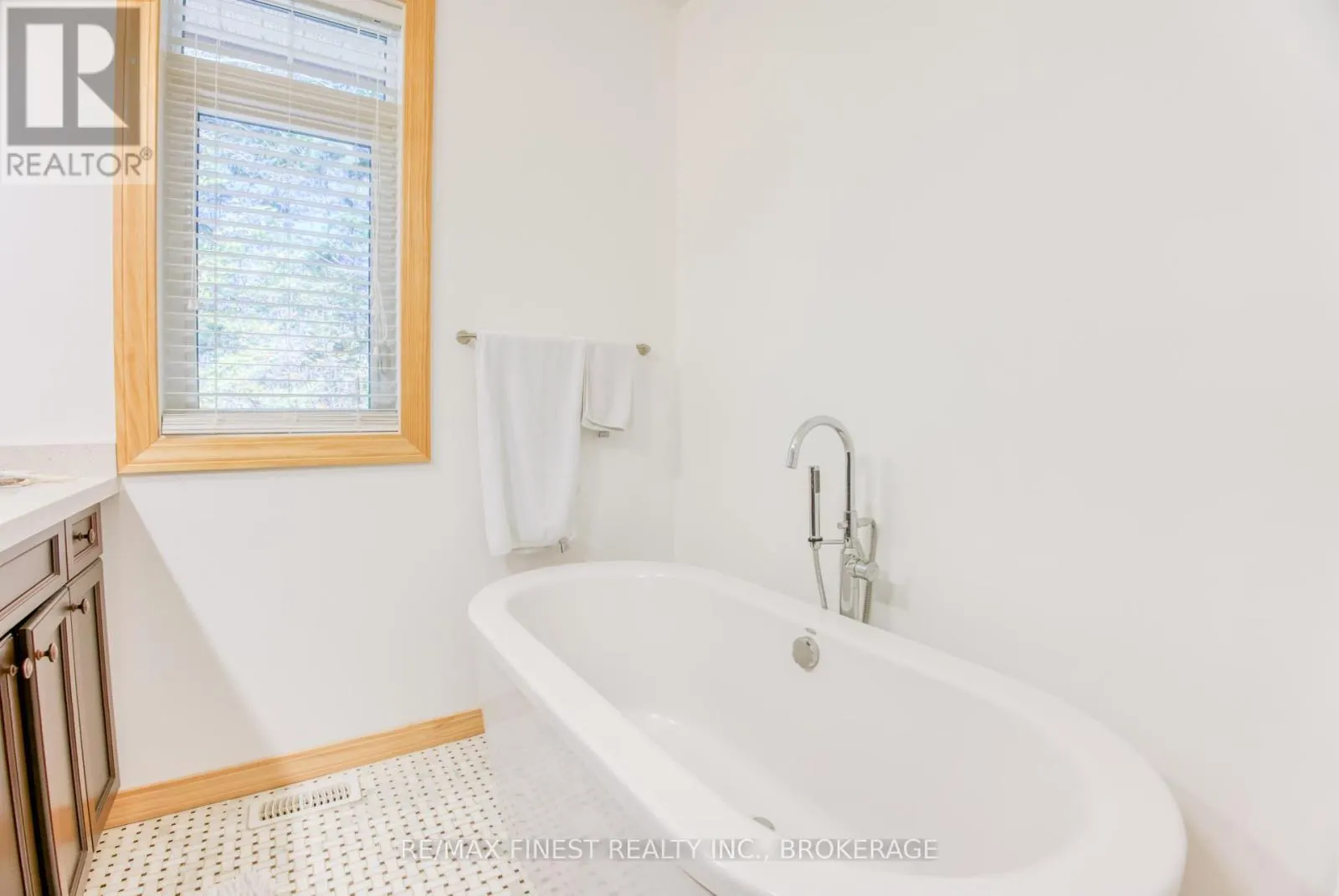 1102B BEBRIS ROAD