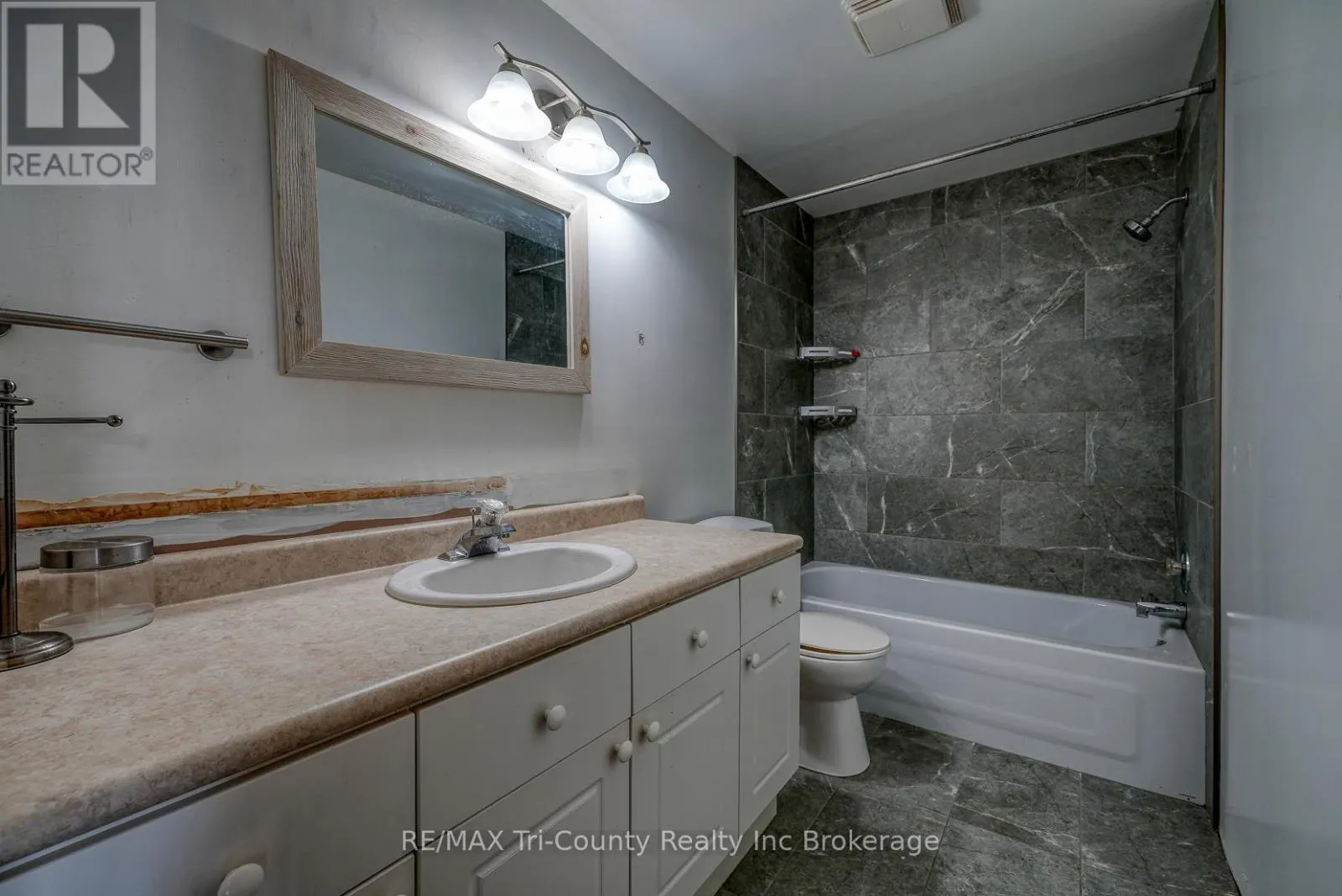 7 - 15 DEVONSHIRE AVENUE, #7
