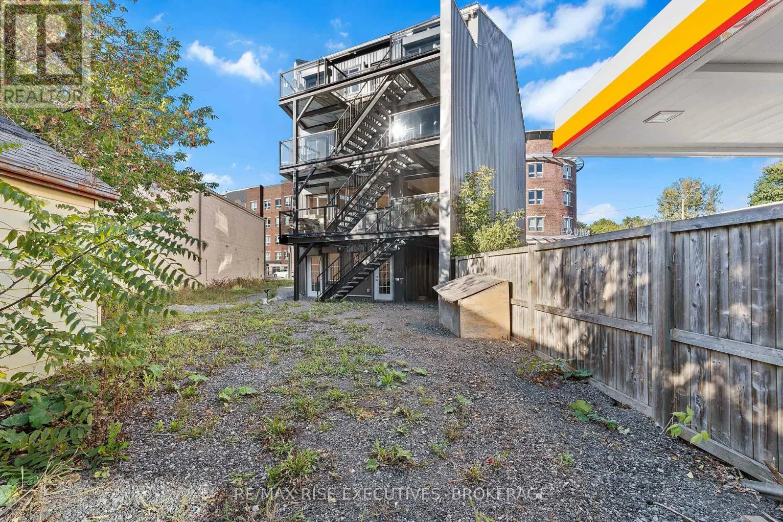 682 PRINCESS STREET
