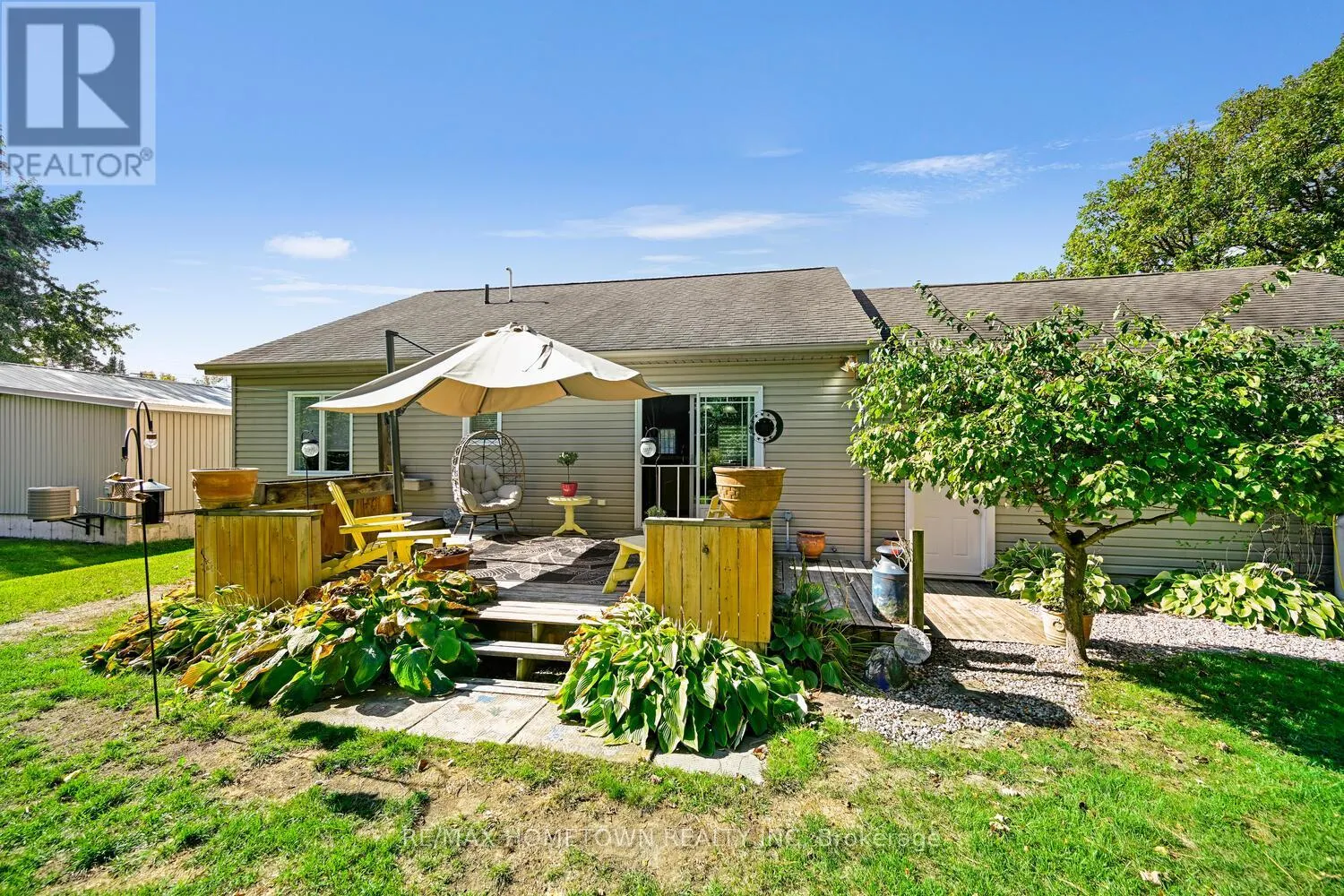8121 MAIN STREET
