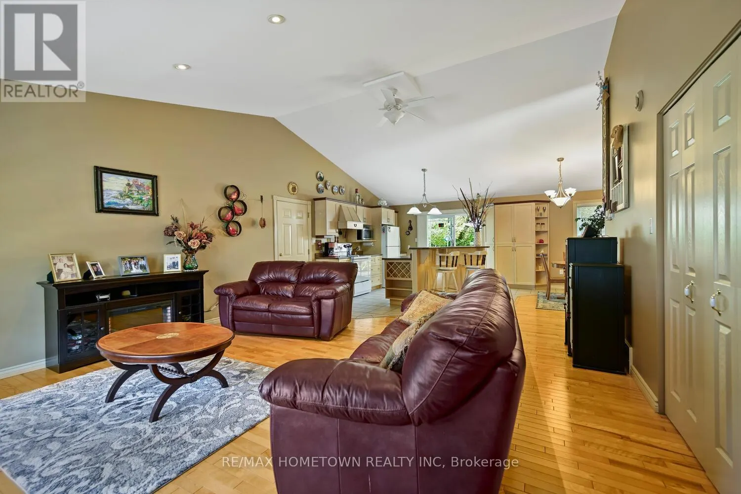 8121 MAIN STREET