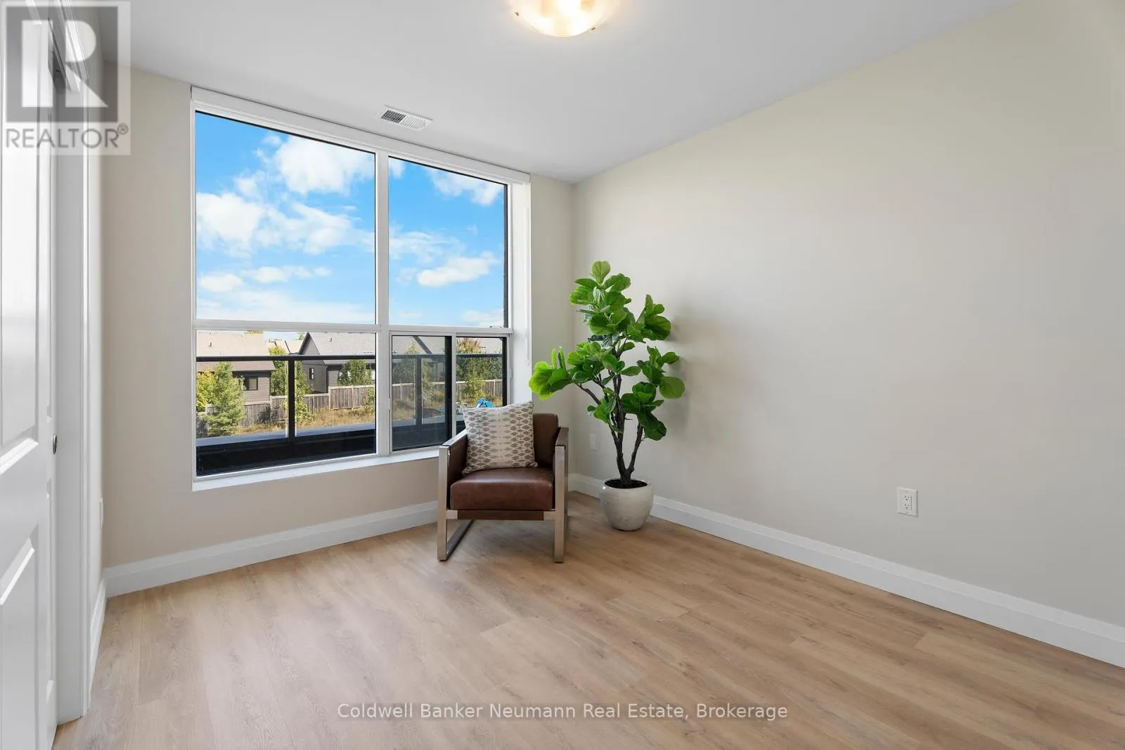 209 - 1882 GORDON STREET, #209