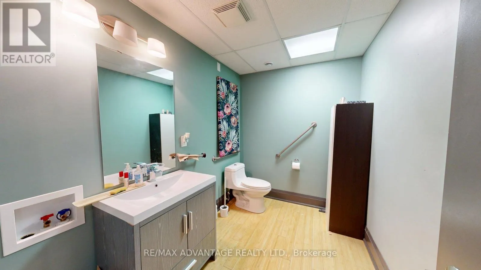 2(A) - 162 WORTLEY ROAD, #2(a)