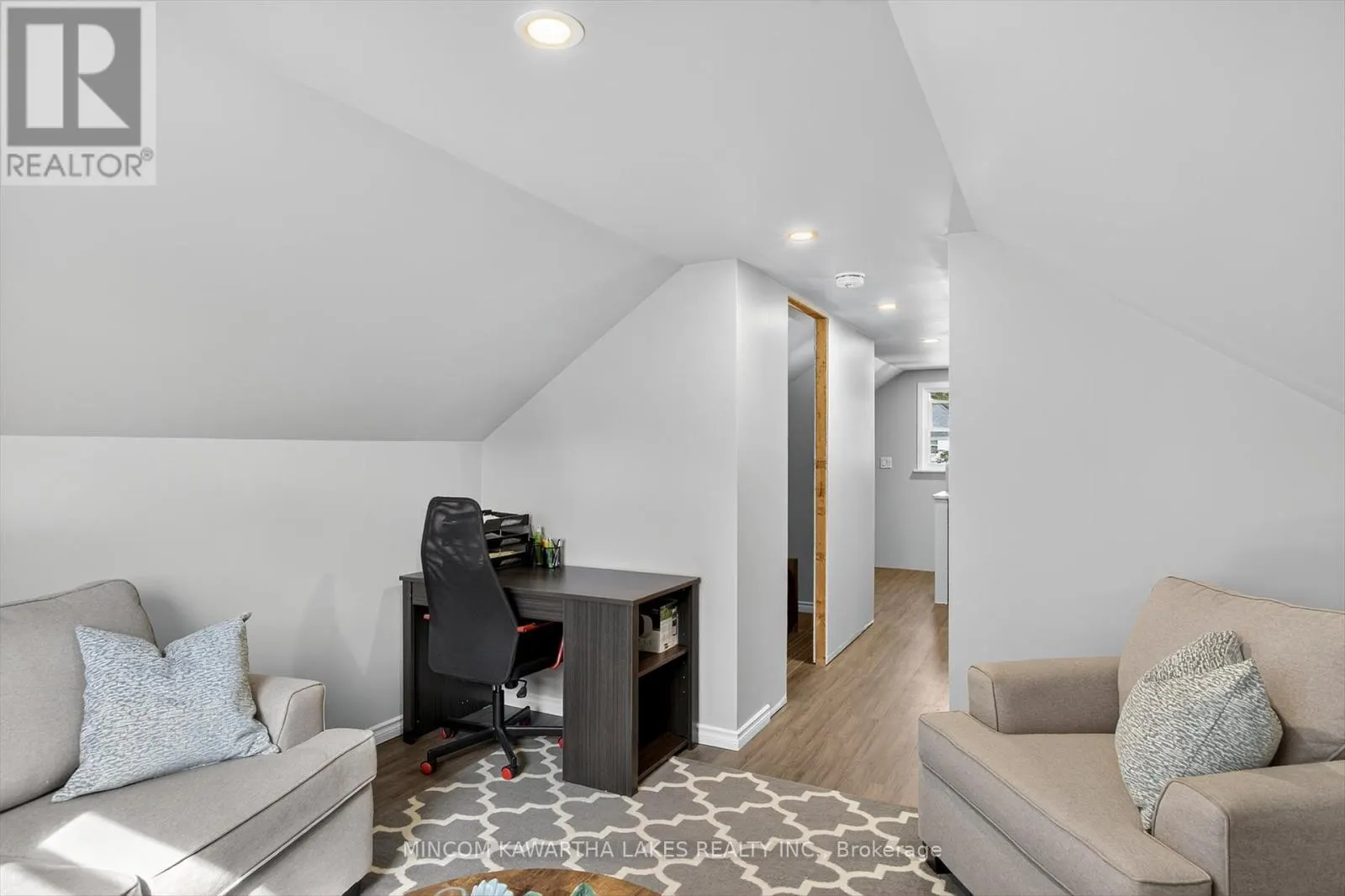 644 LUNDYS LANE