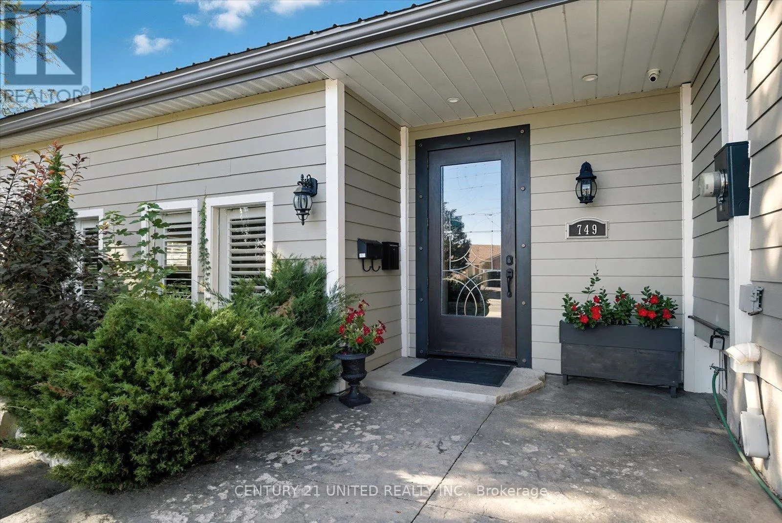 749 SPILLSBURY DRIVE