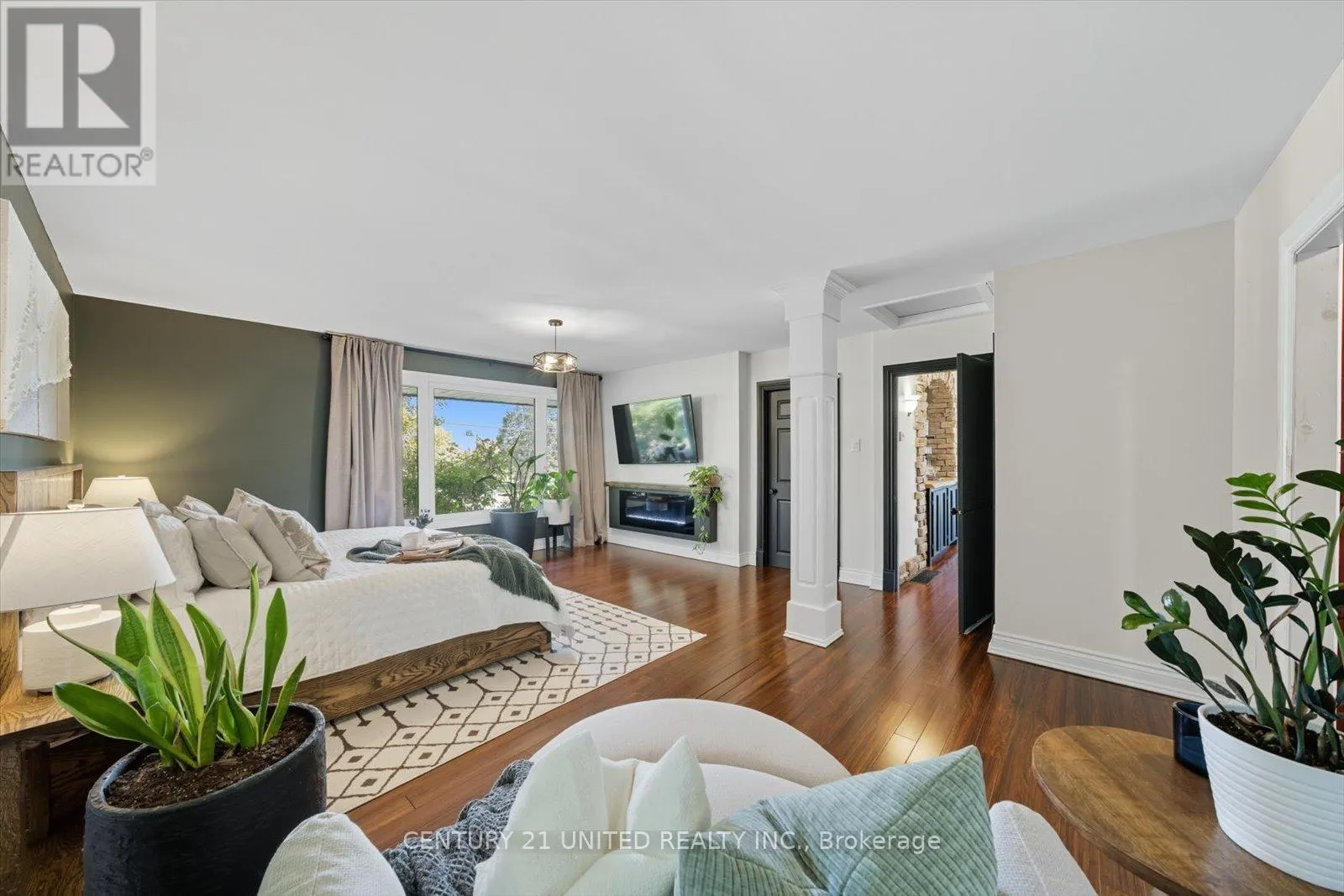 749 SPILLSBURY DRIVE