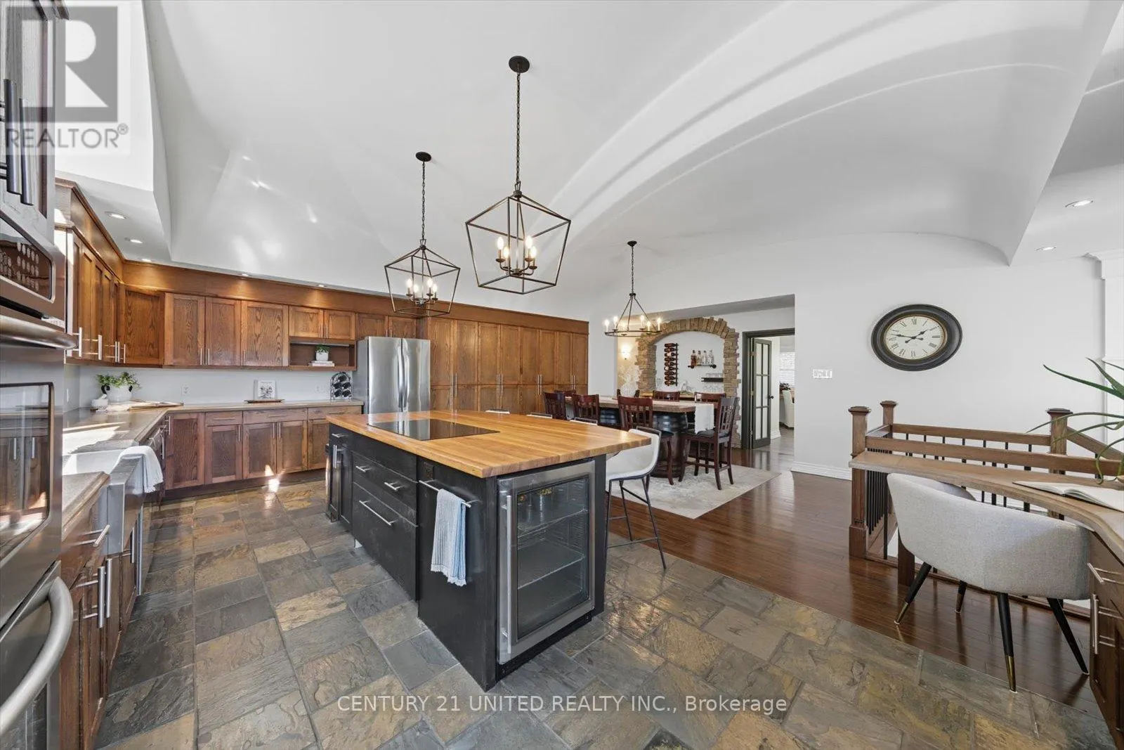 749 SPILLSBURY DRIVE