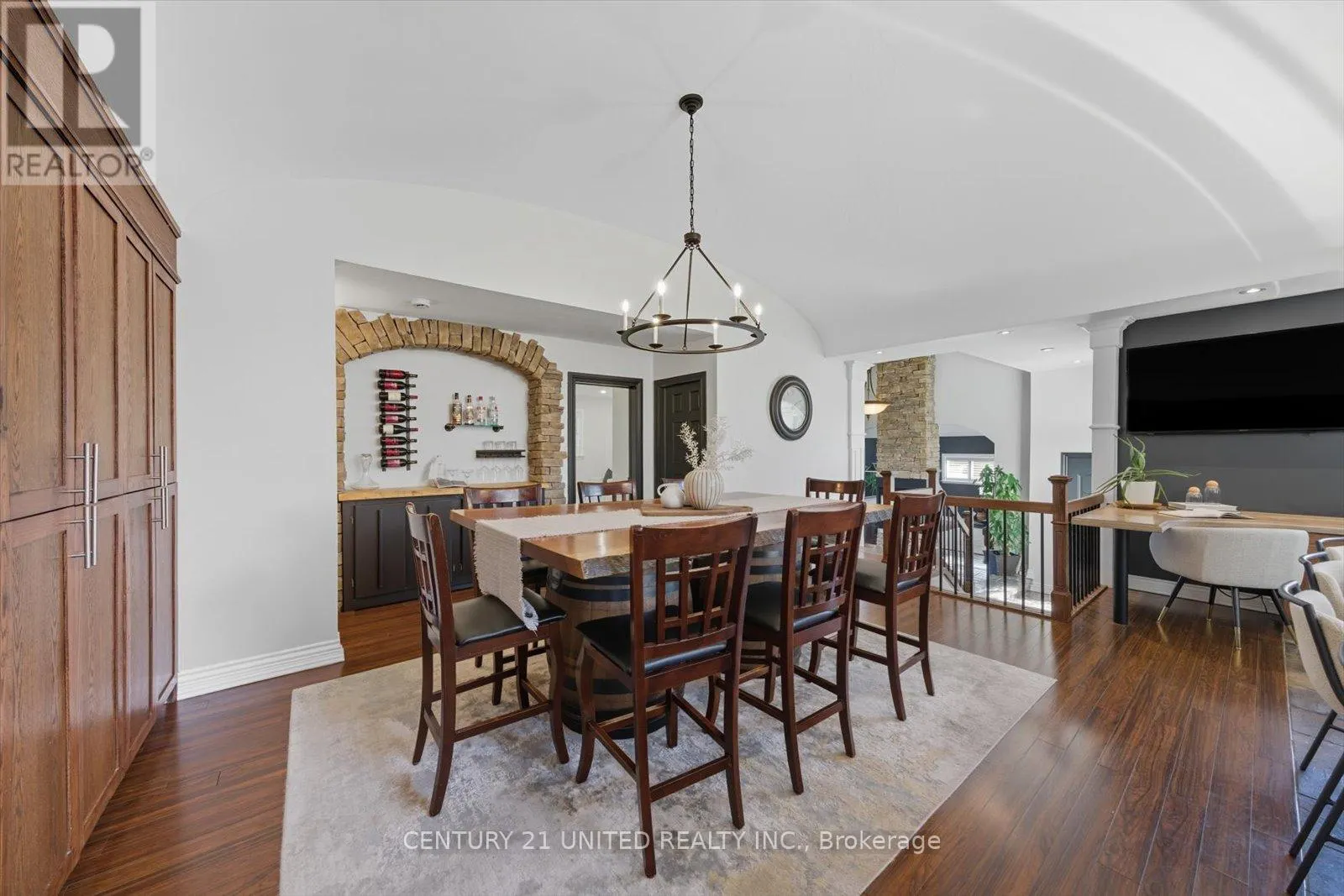 749 SPILLSBURY DRIVE