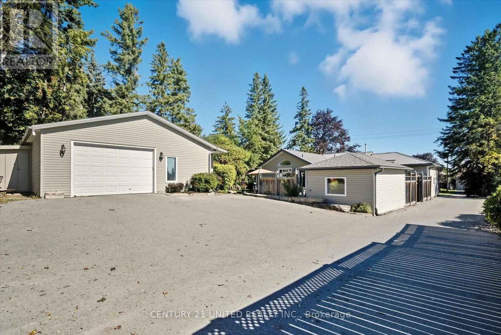 749 SPILLSBURY DRIVE