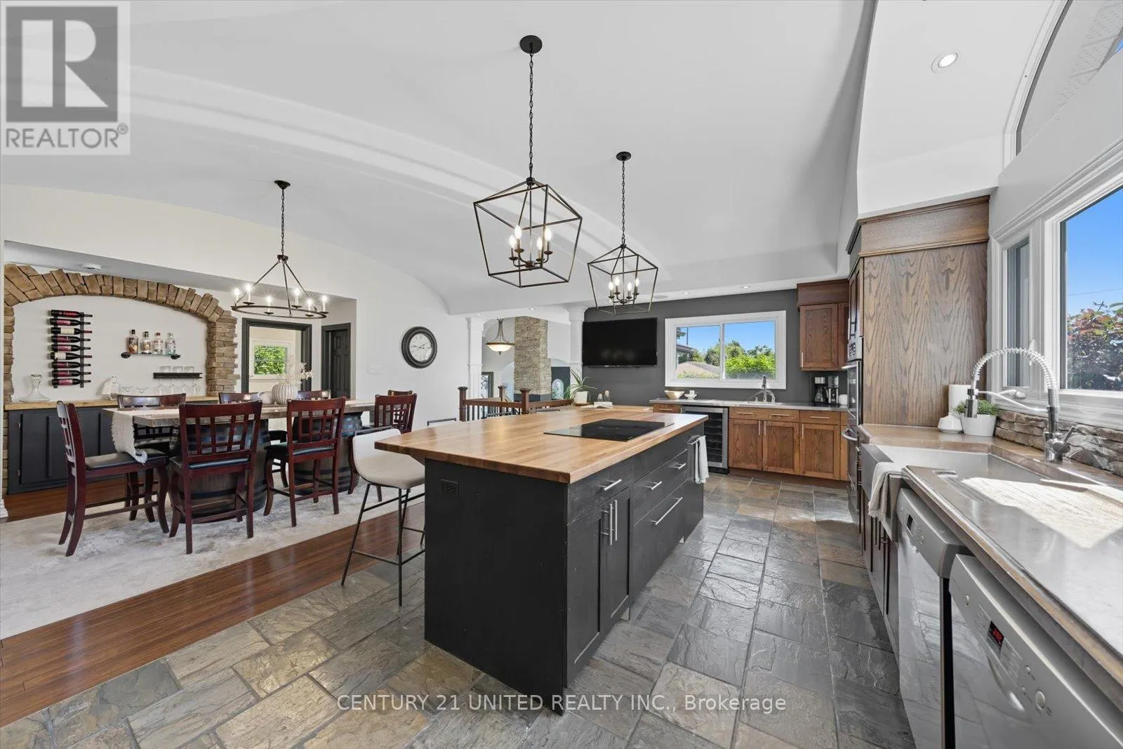 749 SPILLSBURY DRIVE