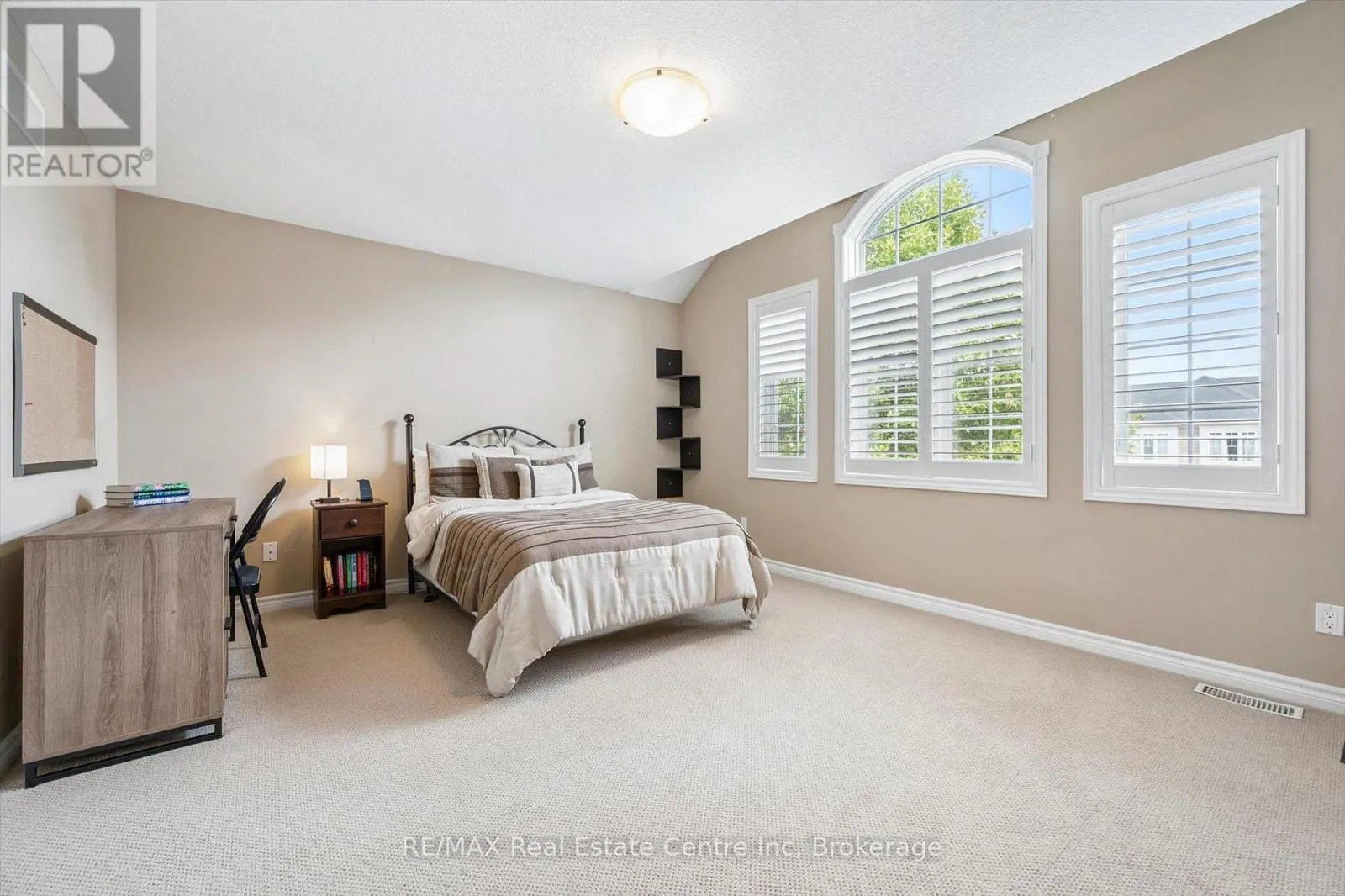 32 FRASSON DRIVE