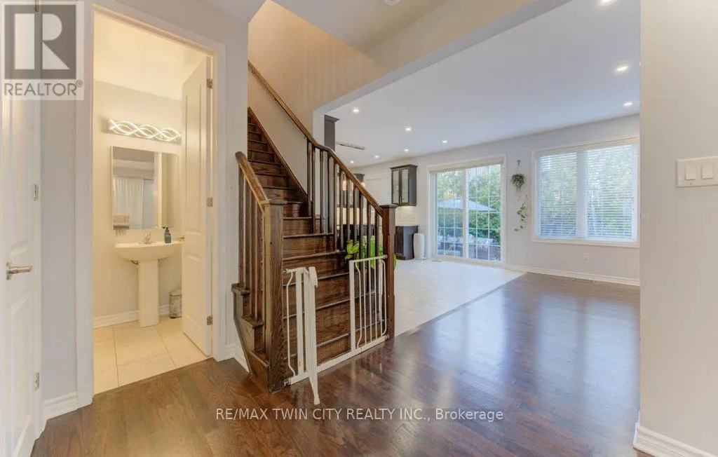 231 GROVEHILL CRESCENT