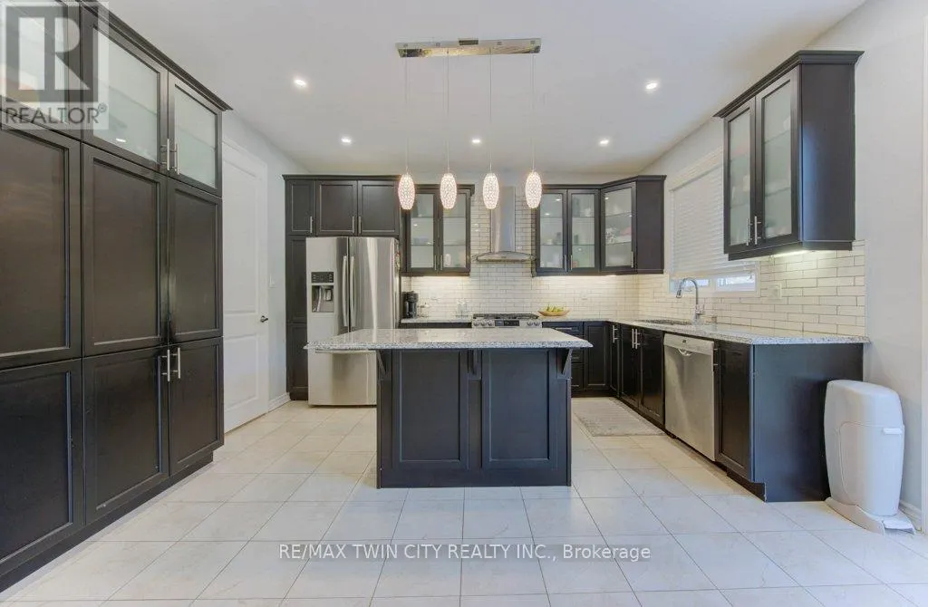 231 GROVEHILL CRESCENT