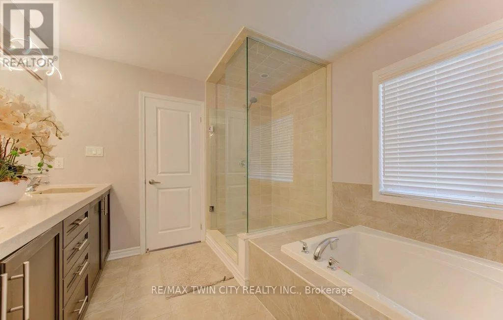 231 GROVEHILL CRESCENT