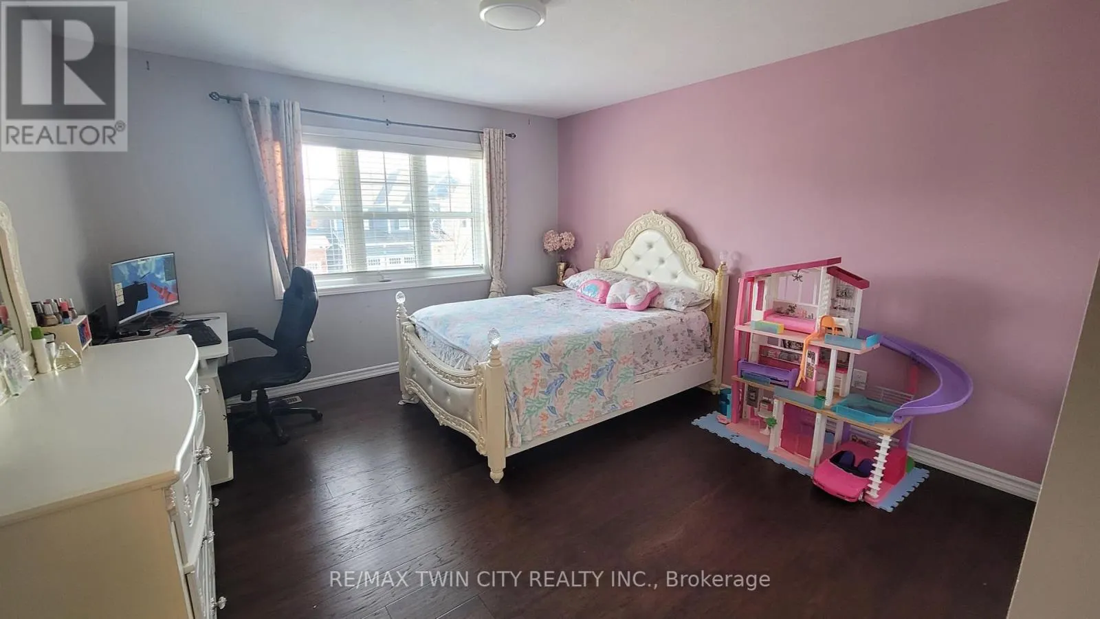 231 GROVEHILL CRESCENT