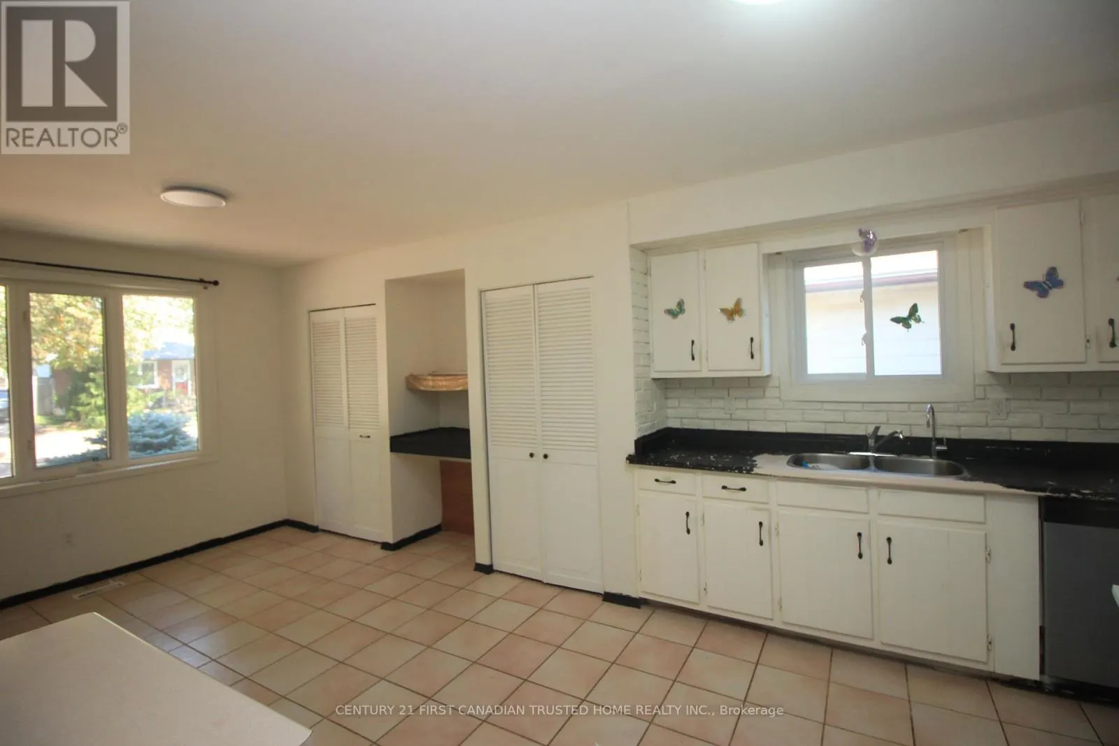 136 LACEY CRESCENT