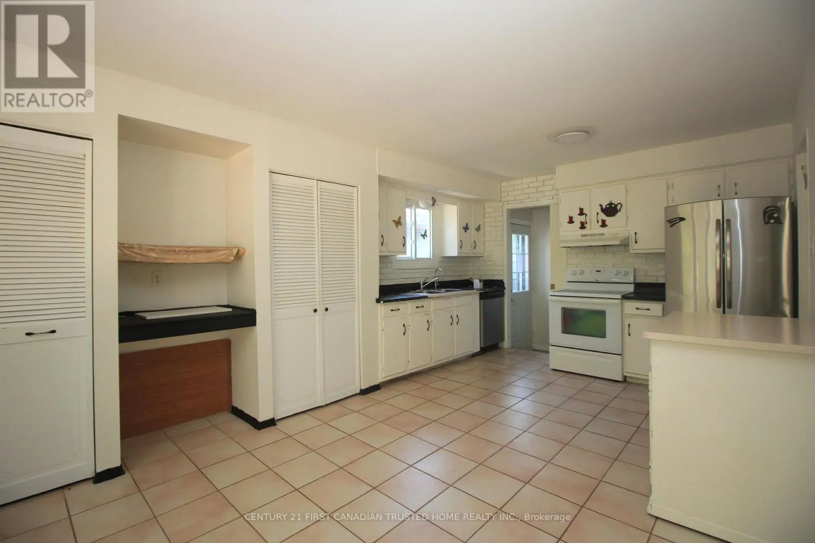136 LACEY CRESCENT