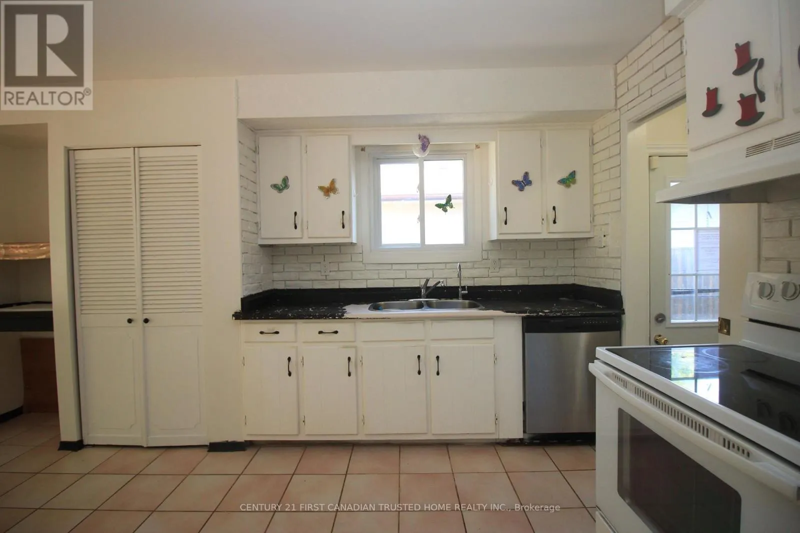 136 LACEY CRESCENT