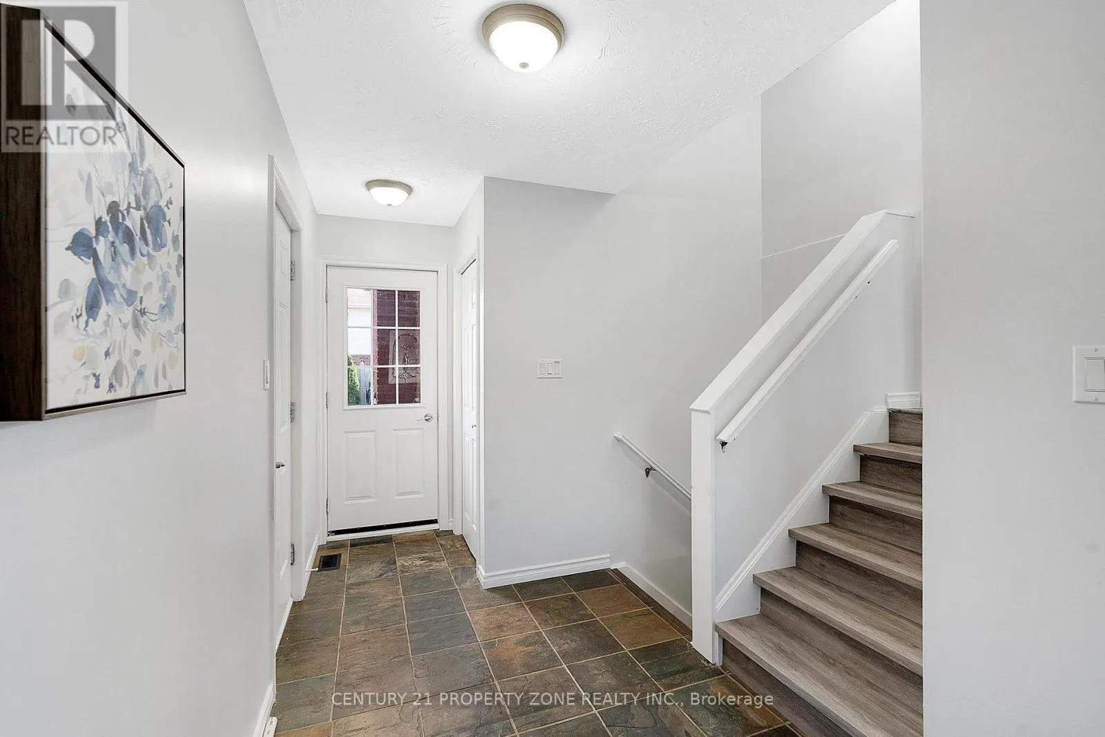 39 SOUTHVIEW CRESCENT