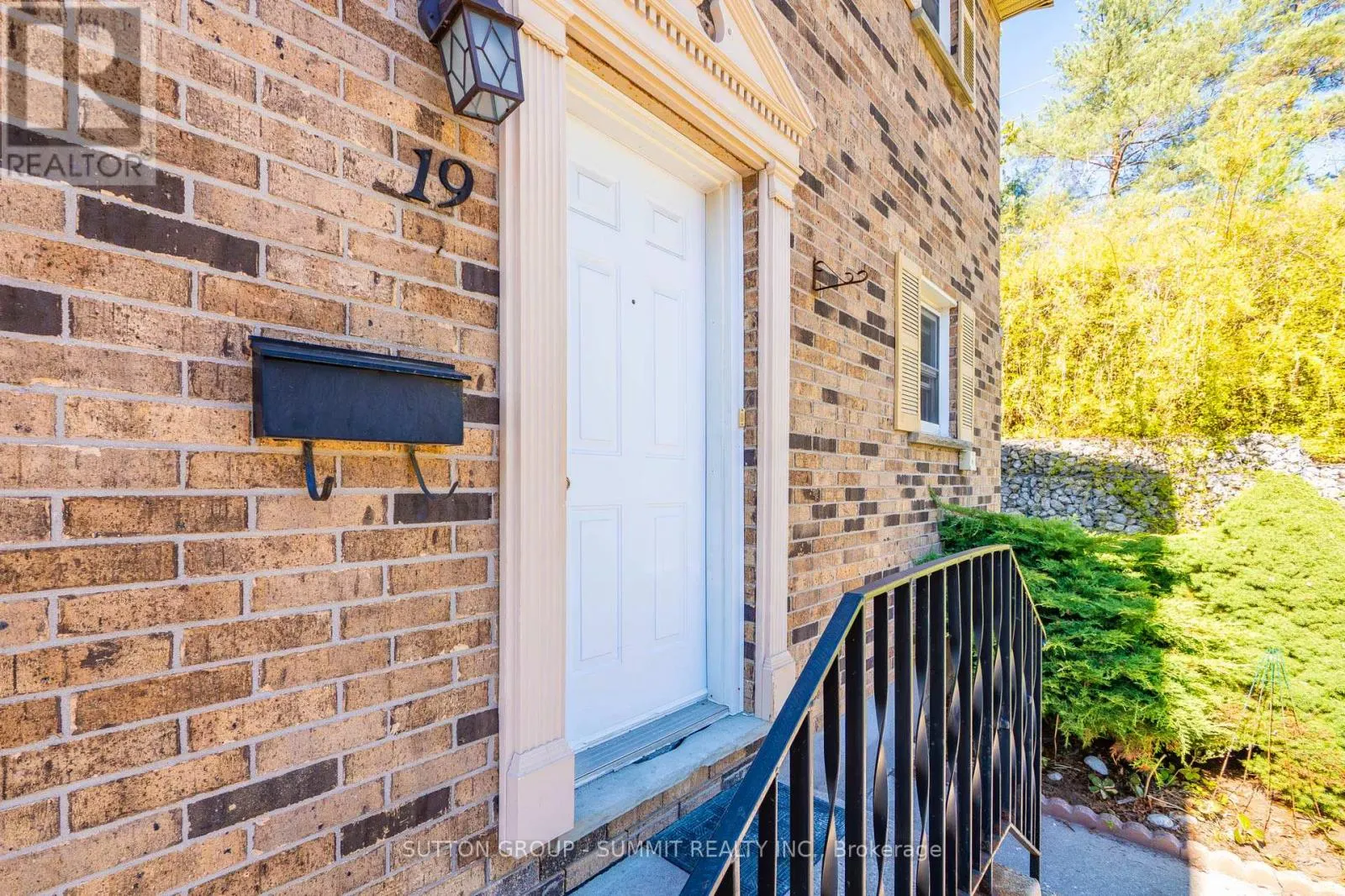 19 - 175 CEDAR STREET