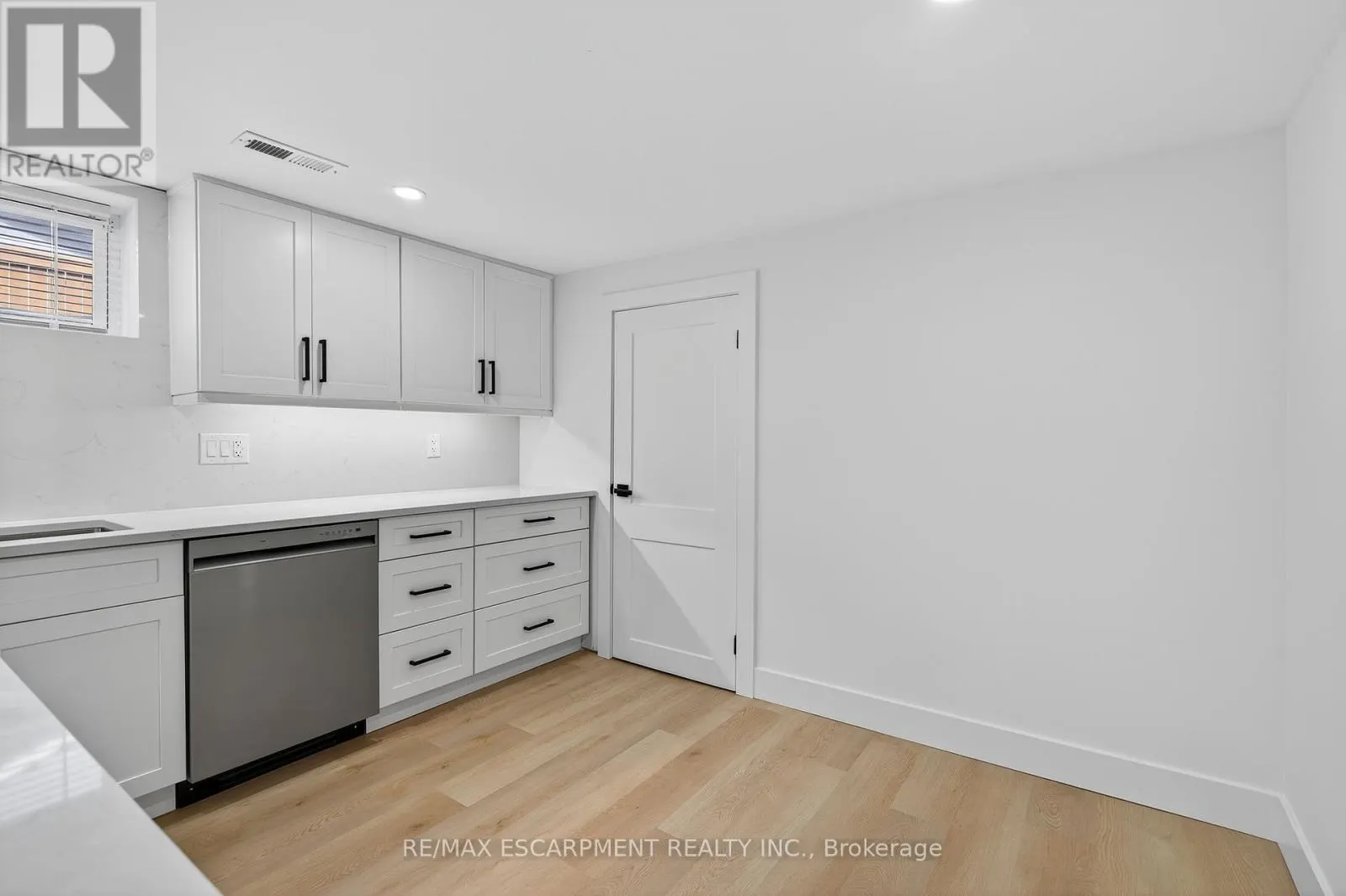 2 - 75 BRITTEN CLOSE