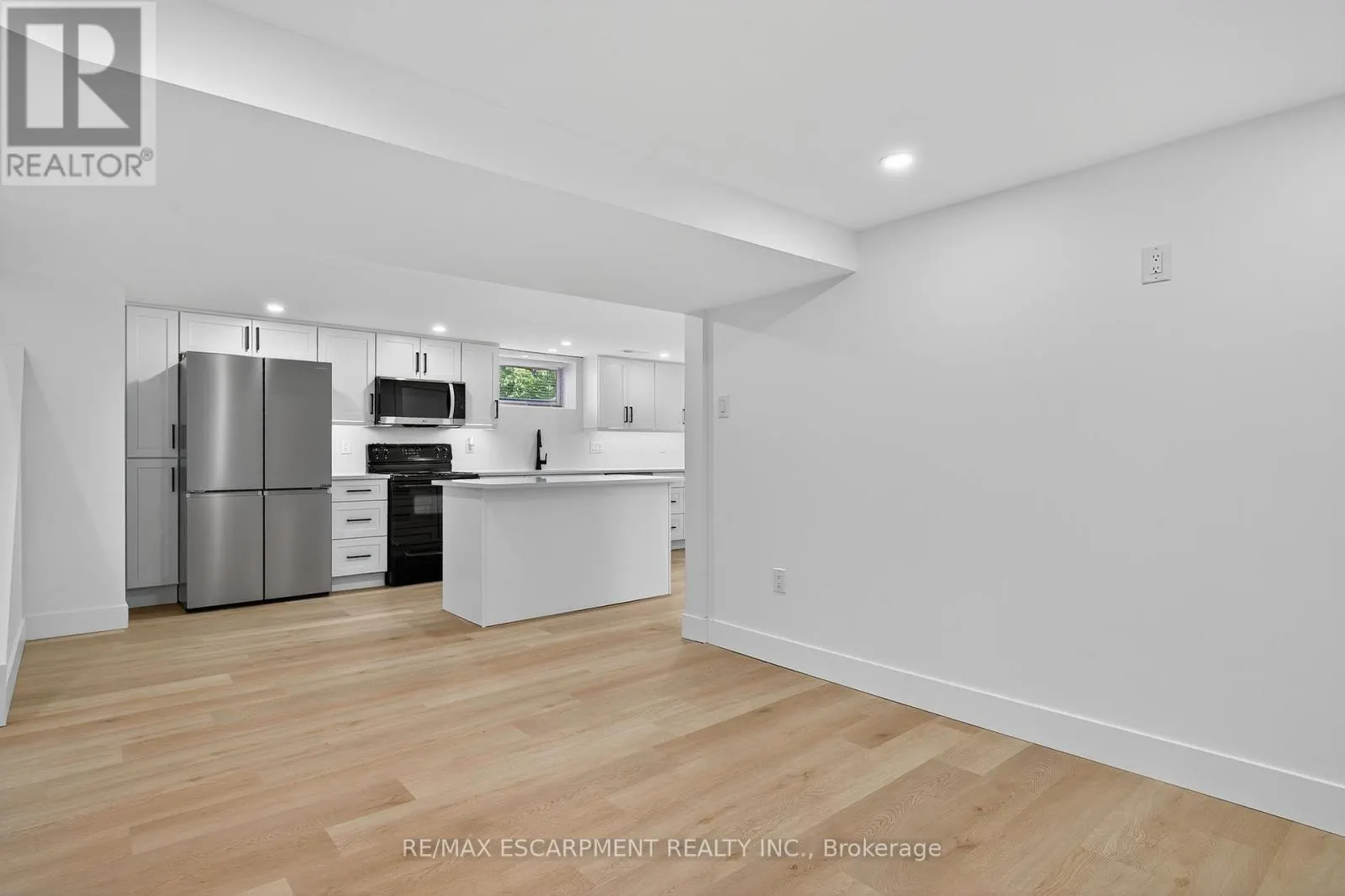 2 - 75 BRITTEN CLOSE