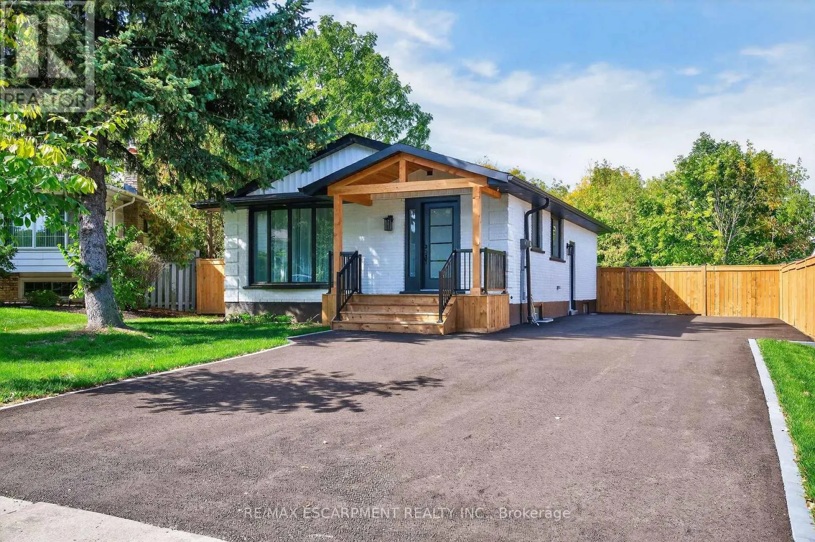 2 - 75 BRITTEN CLOSE