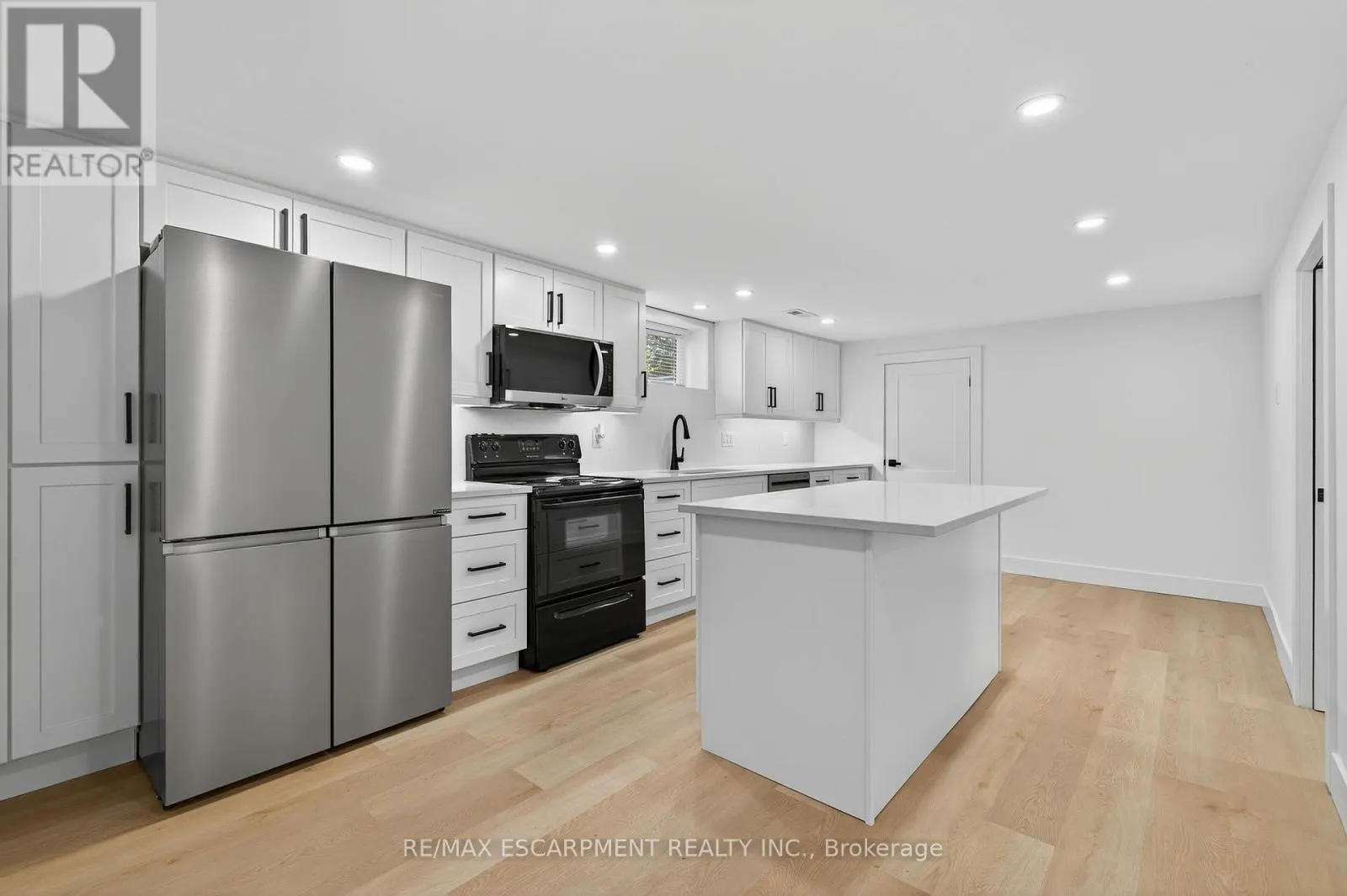 2 - 75 BRITTEN CLOSE