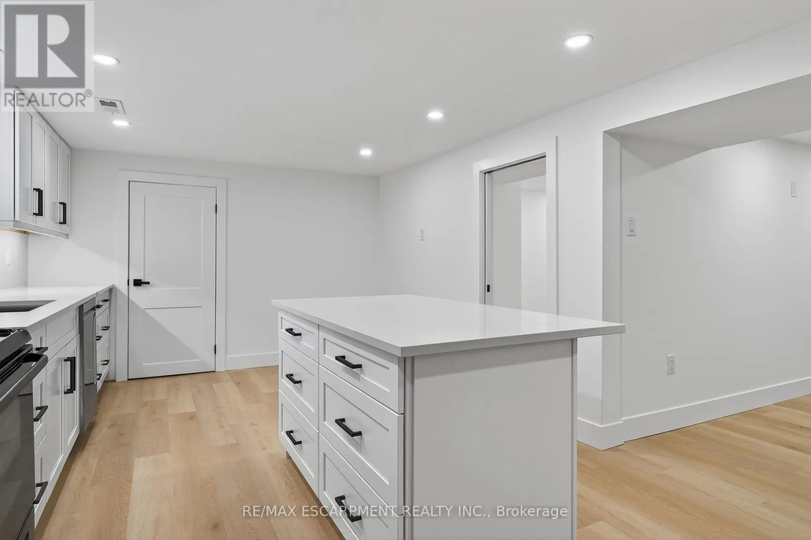 2 - 75 BRITTEN CLOSE