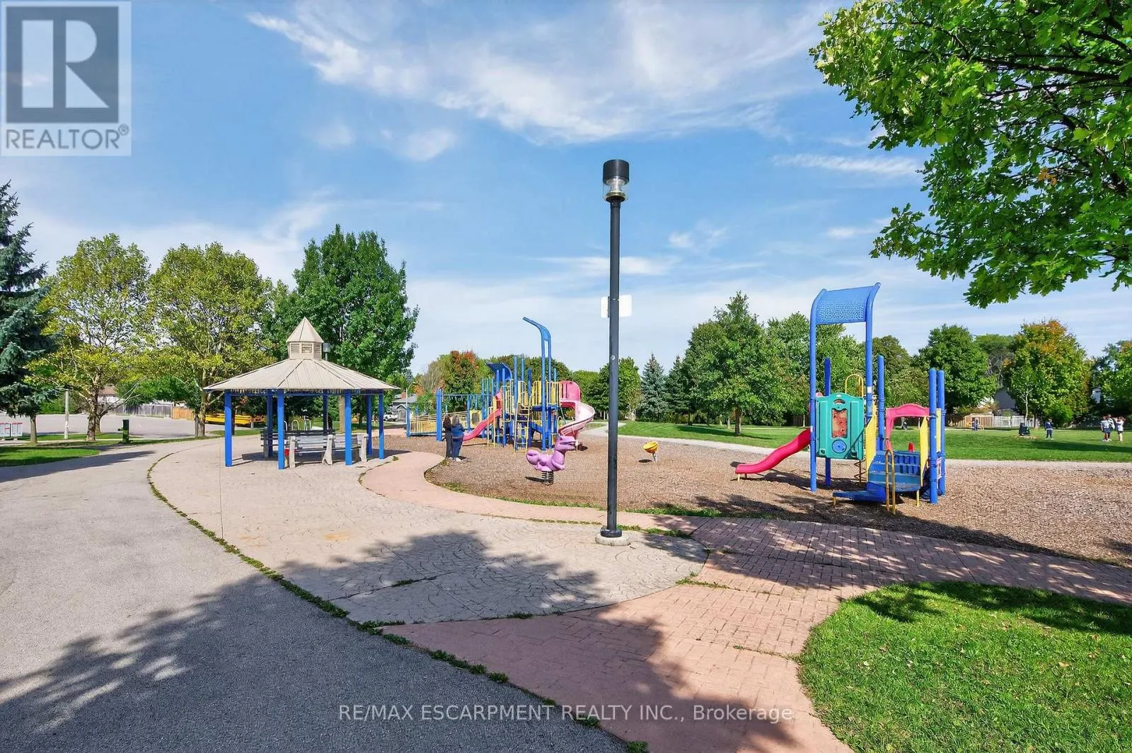 2 - 75 BRITTEN CLOSE