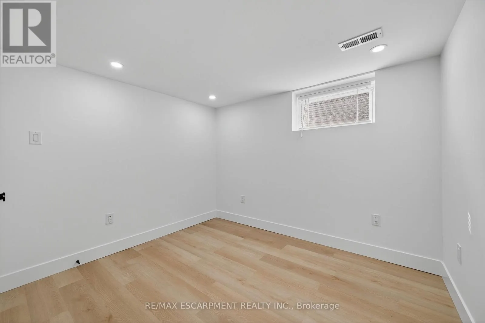 2 - 75 BRITTEN CLOSE