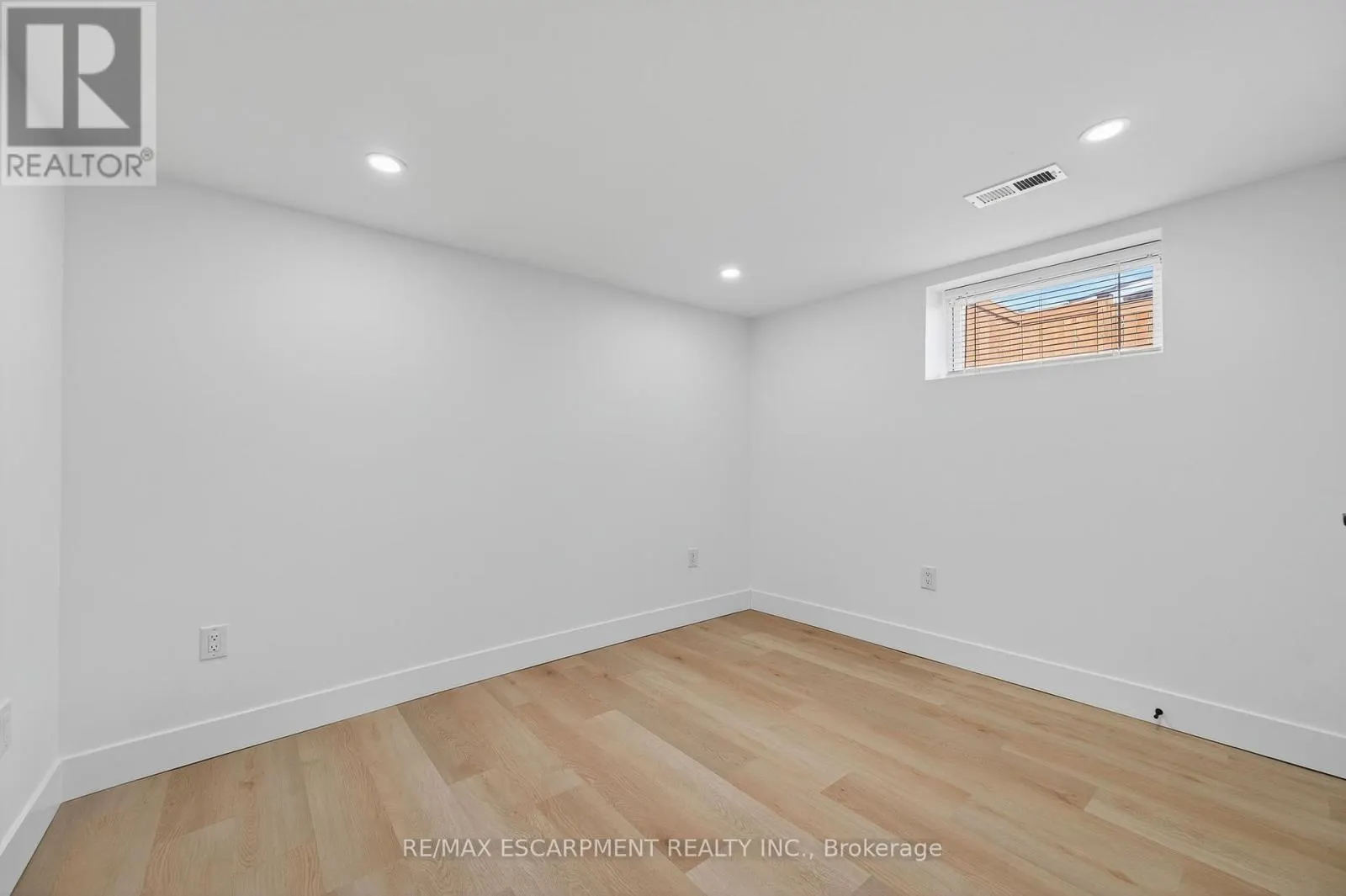 2 - 75 BRITTEN CLOSE