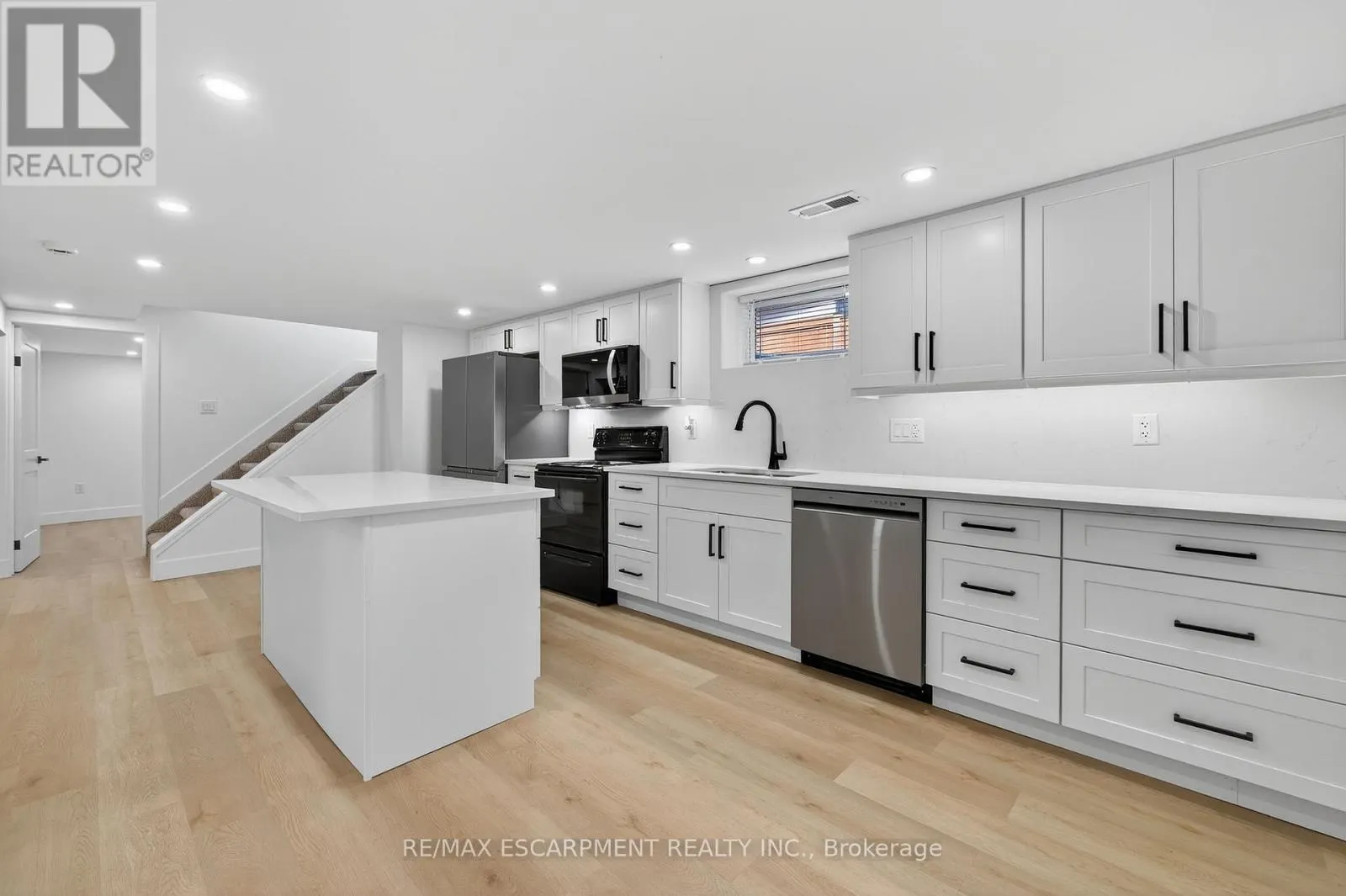 2 - 75 BRITTEN CLOSE