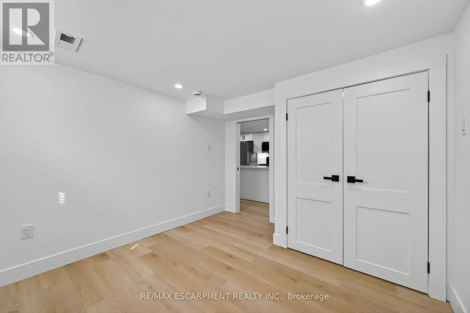 2 - 75 BRITTEN CLOSE