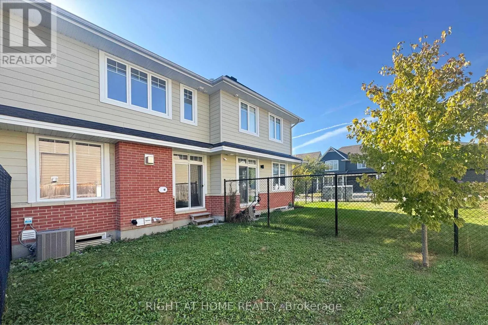 117 ESCARPMENT CRESCENT