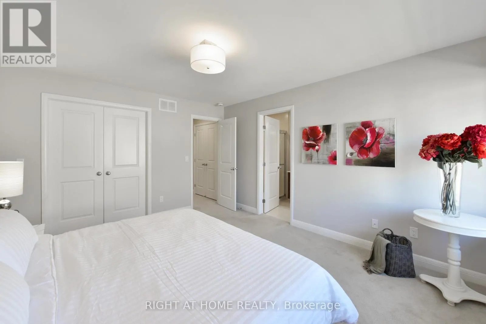 117 ESCARPMENT CRESCENT