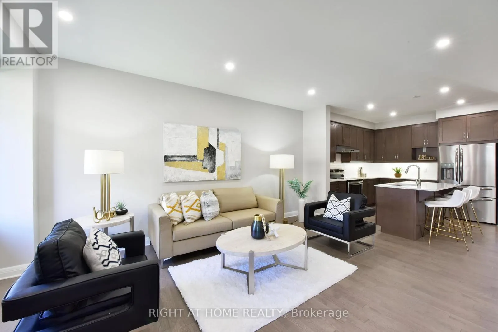 117 ESCARPMENT CRESCENT