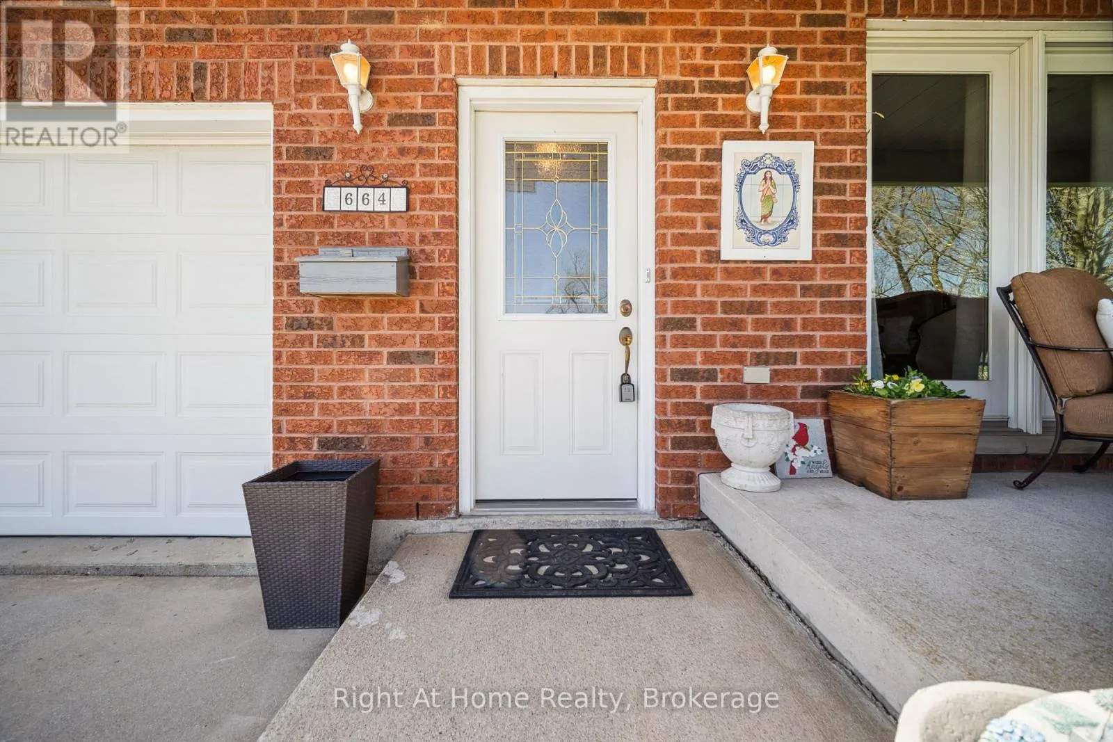 664 MAPLE STREET
