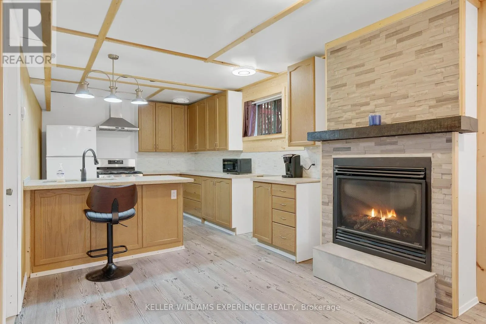 692 FOREST LAKE ROAD