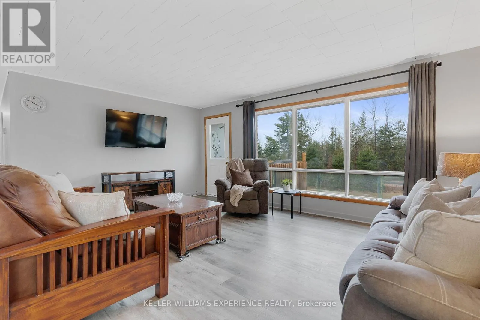 692 FOREST LAKE ROAD