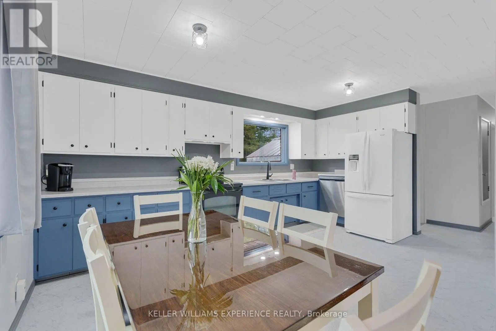 692 FOREST LAKE ROAD