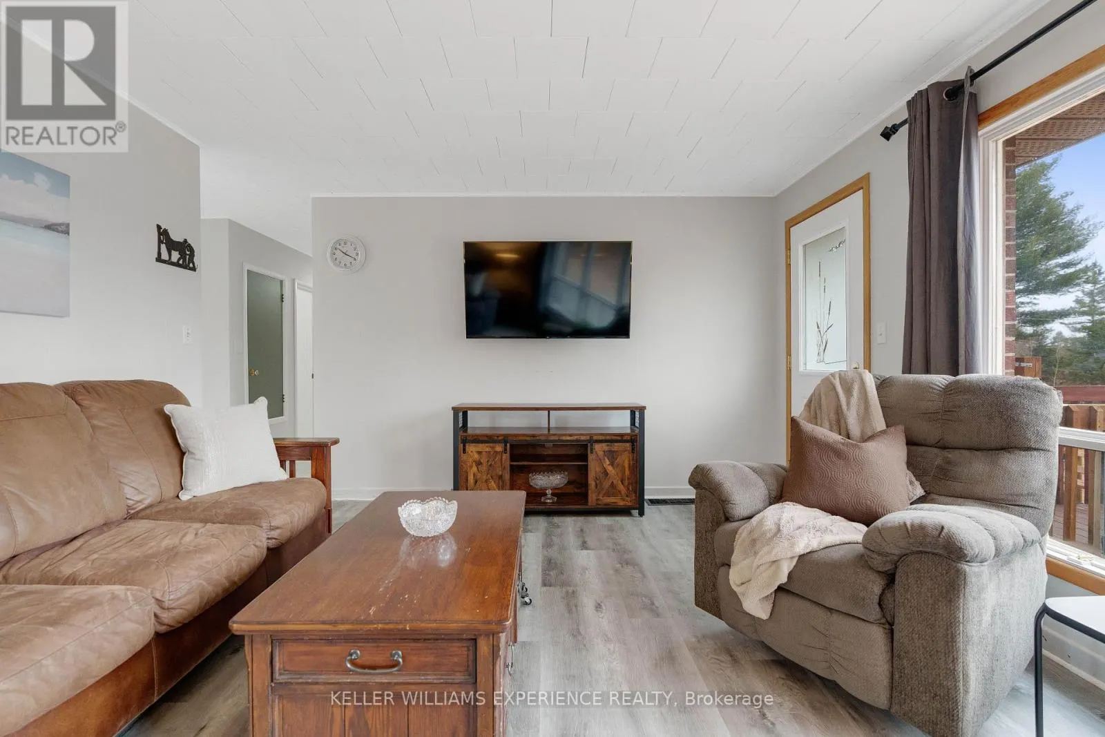 692 FOREST LAKE ROAD