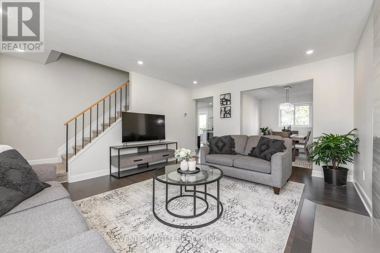 273 COTE-ROYALE CRESCENT