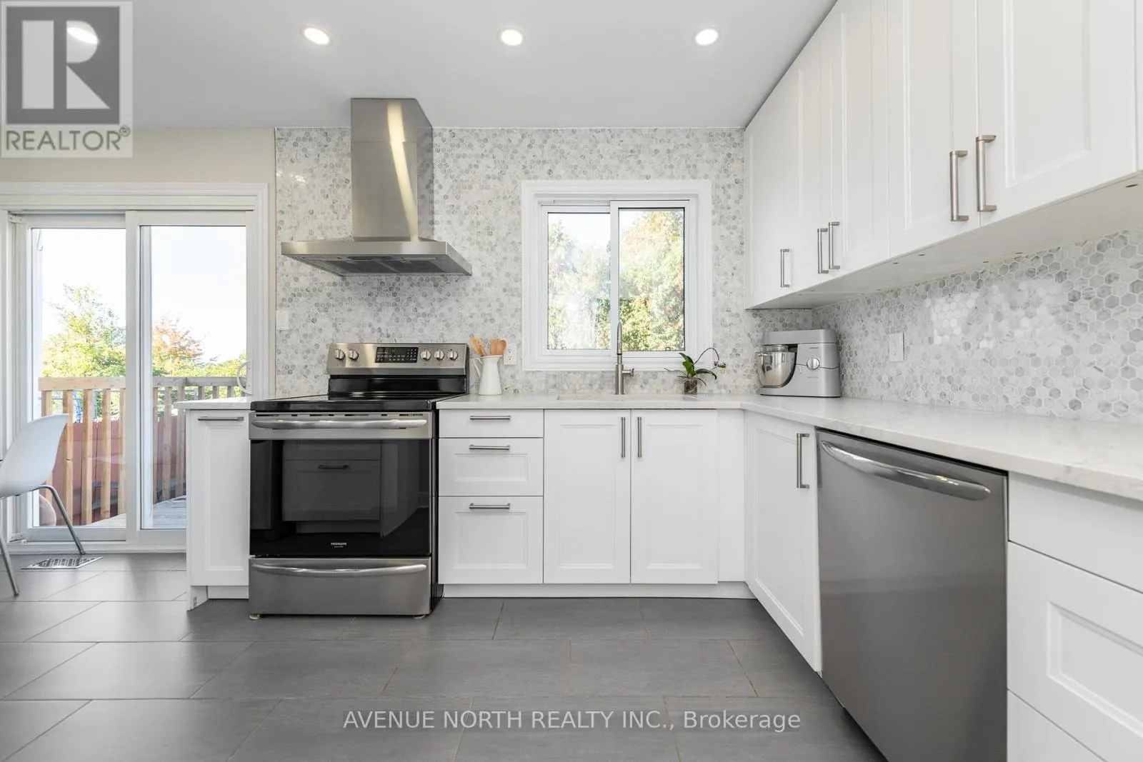 273 COTE-ROYALE CRESCENT