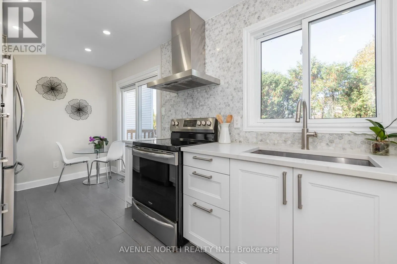 273 COTE-ROYALE CRESCENT